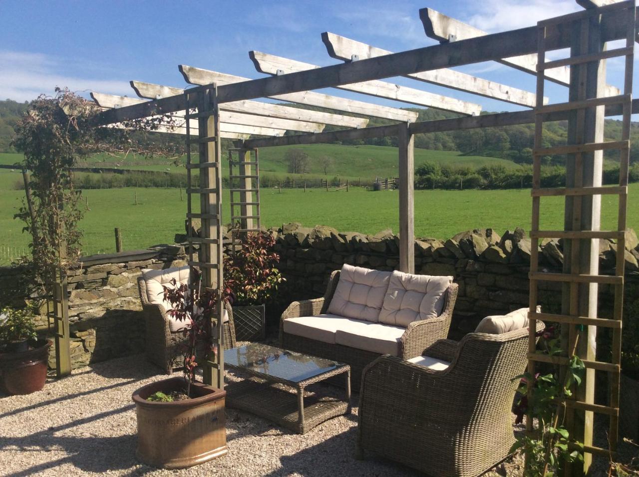 Crosslands Farm Hotel Kendal Exterior photo